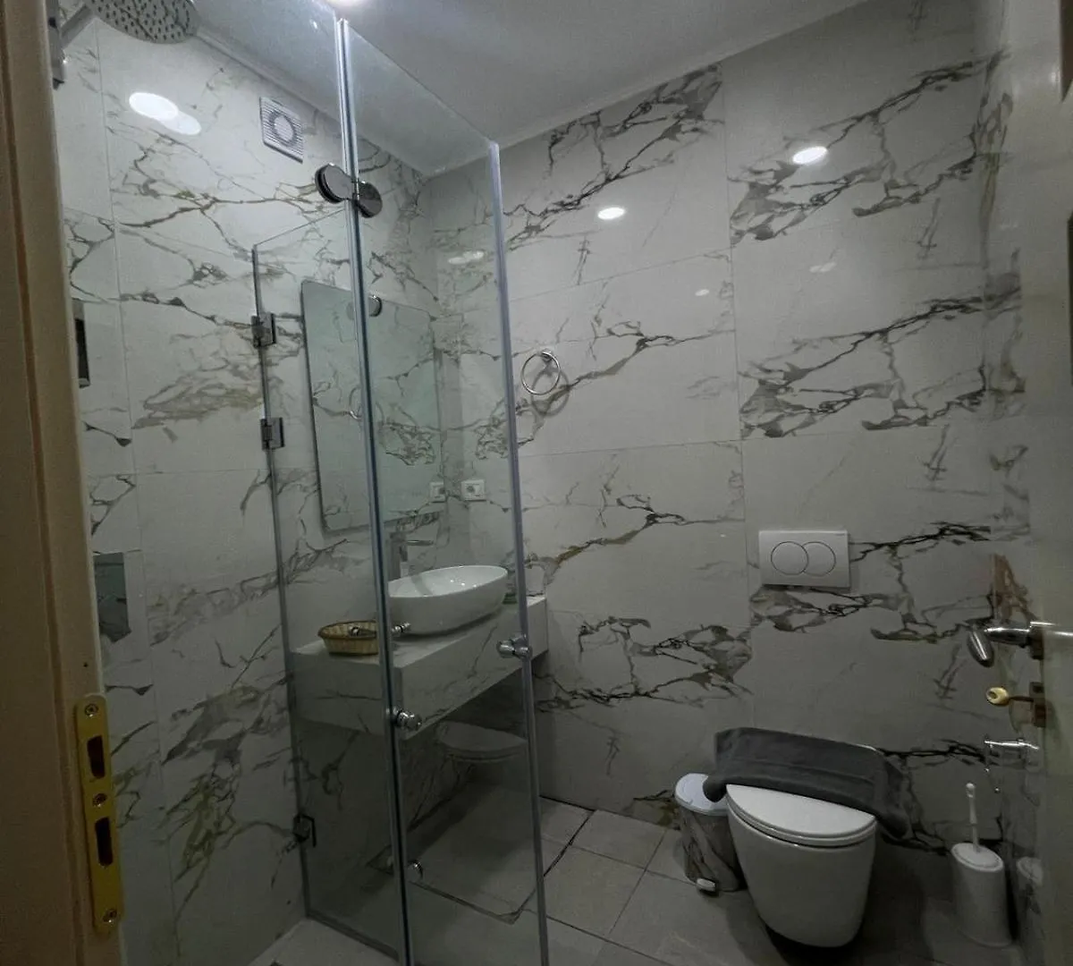 ゲストハウス Athina Rooms ヒマラ