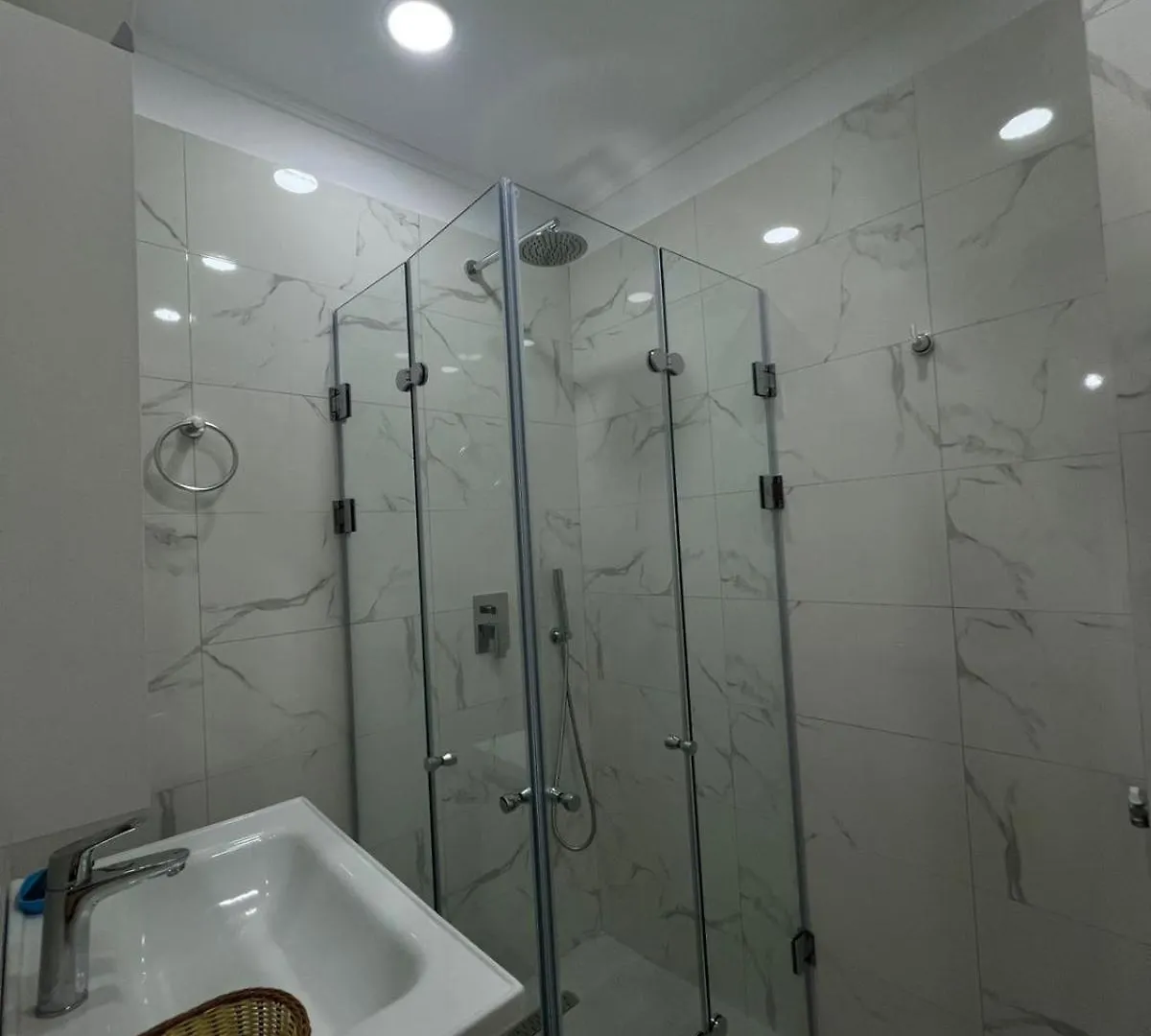Athina Rooms ヒマラ ゲストハウス