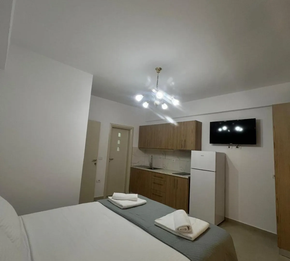 Athina Rooms ヒマラ